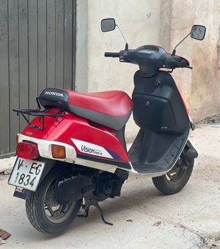 Moto Honda Vision 74cc Roja