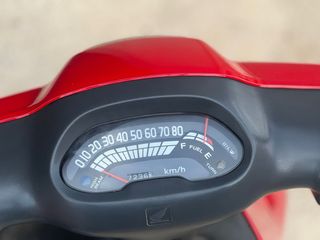 Moto Honda Vision 74cc Roja