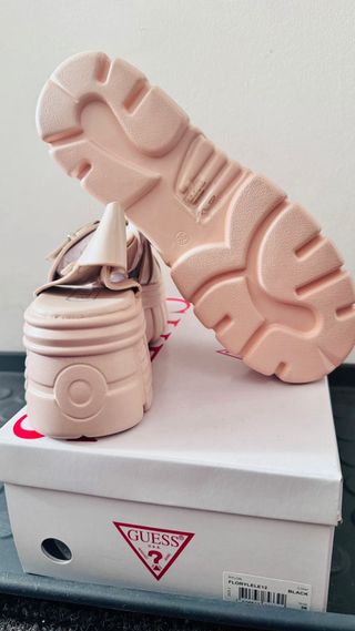 Sandália plataforma creme