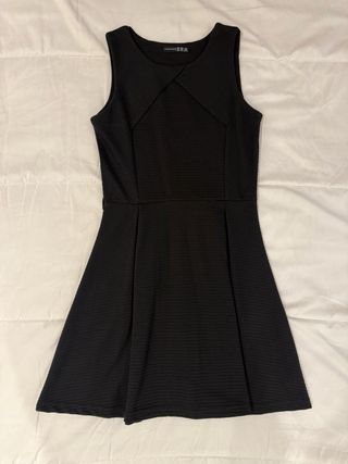 Vestido negro corto