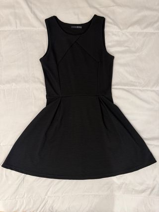 Vestido negro corto