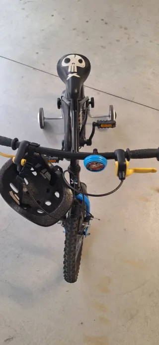 Bicicletta Bambino BTWIN 16 Insieme con il casco