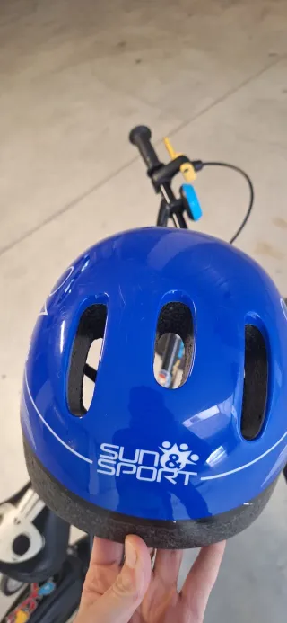 Bicicletta Bambino BTWIN 16 Insieme con il casco