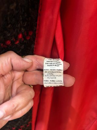 Abrigo Carolina Herrera cuadros rojo