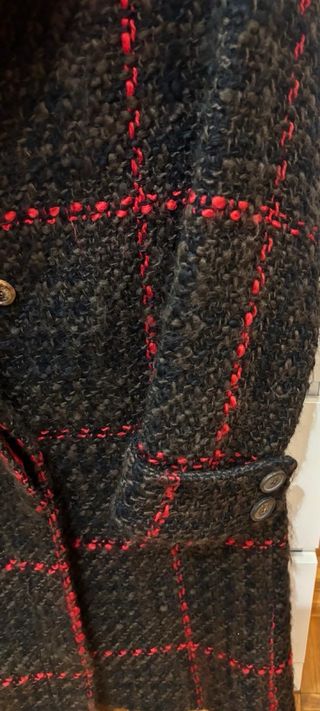 Abrigo Carolina Herrera cuadros rojo