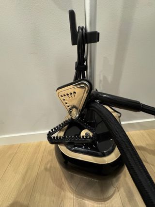 Plancha Vertical Rowenta Negra