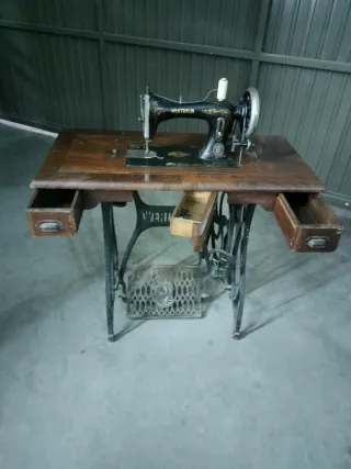 Máquina de coser Wertheim