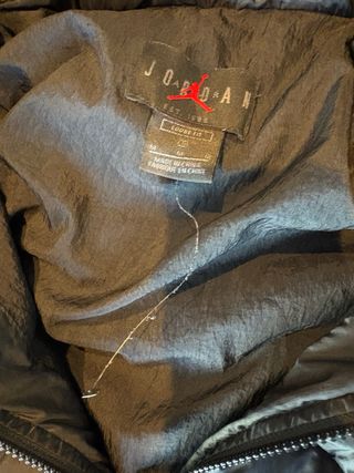 Abrigo Jordan Negro con Capucha