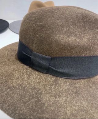 VENDO Lote 5 Sombreros de mujer de ZARA