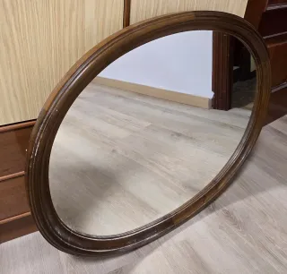 Specchio ovale in legno per camera da letto