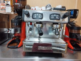 SE VENDE LOTE COMPLETO PARA CAFETERÍA