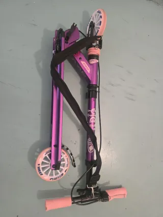 Patinete morado para niña