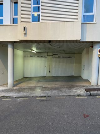 Garaje de 2 m de ancho y 4,5 m de largo.