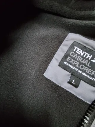 Cazadora canguro gris y negra