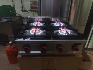 COCINA 4 FUEGOS INDUSTRIAL