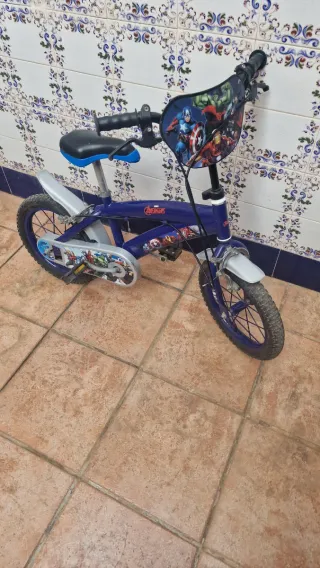 Bicicleta infantil Avengers
