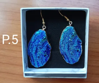 Conjunto de pendientes y colgante