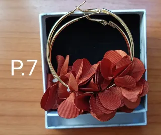 Conjunto de pendientes y colgante