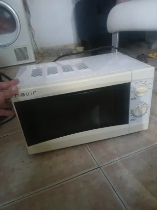 Microondas Nevir Blanco