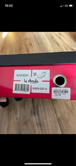 Zapatos de salón La Strada ante negros