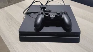 Consola Playstation 4 Negra