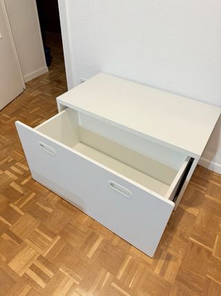 Cajonera blanca de plástico