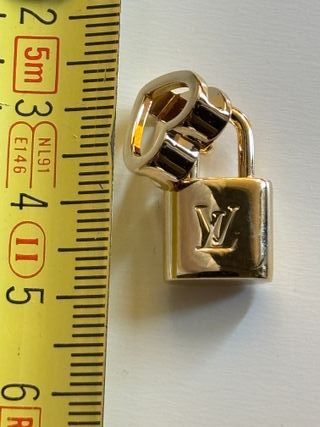 Ciondolo Louis Vuitton per bracciale collane