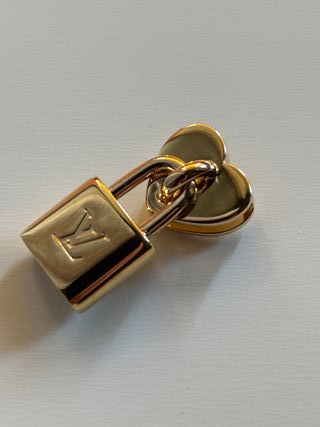 Ciondolo Louis Vuitton per bracciale collane