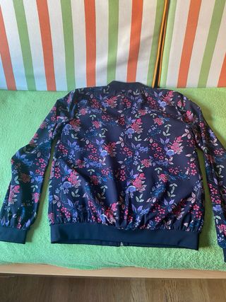 Chaqueta fina floral mujer cremallera