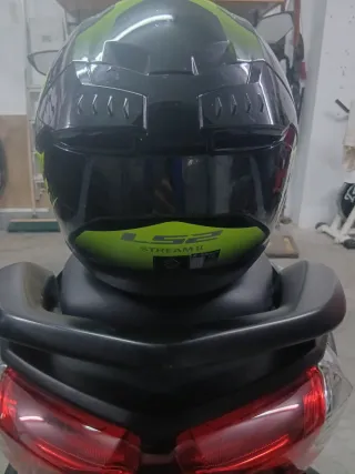 Casco Moto LS2 Negro y Verde