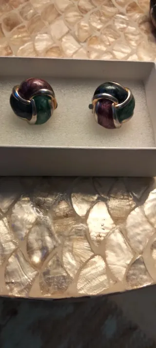 Pendientes clip verdes y morados