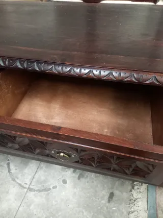 Aparador antiguo madera tallada