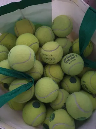 100 Pelotas Tenis y Padel Usadas