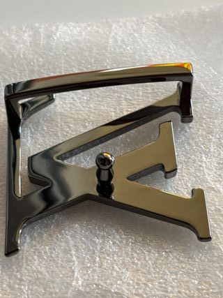 Fibbia Louis Vuitton Grigio Antracite cinture