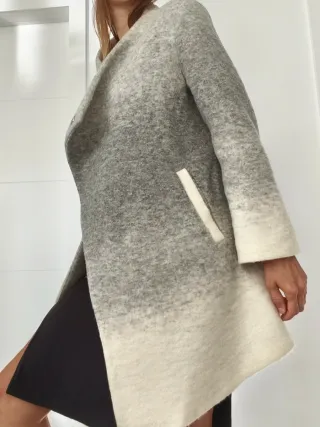 Abrigo lana gris ombre asimétrico