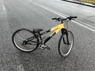 Bicicleta Monty Infantil Negra y Amarilla 26 pulg