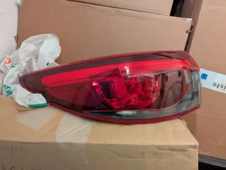 Faro trasero Mazda 6 2017