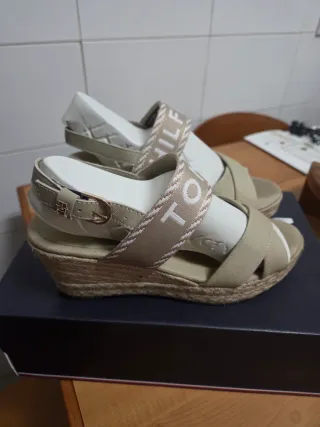 Sandalias cuña Tommy Hilfiger beige talla 37