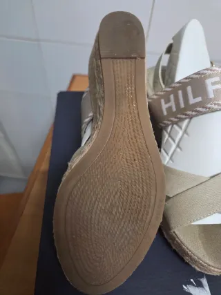 Sandalias cuña Tommy Hilfiger beige talla 37