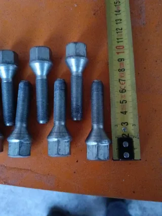 Tornillos para separadores