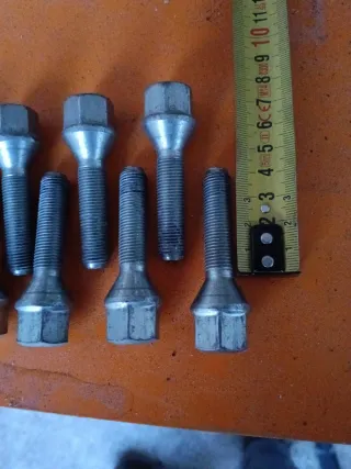 Tornillos para separadores