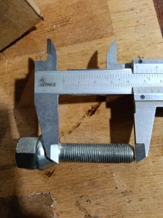 Tornillos para separadores