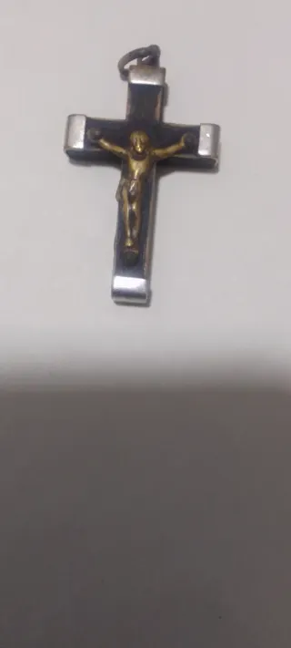 Cruz madera y acero 5€