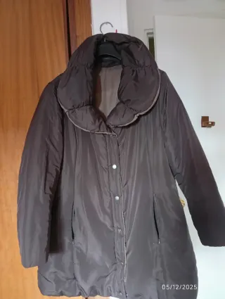 Abrigo reversible señora. Color marrón chocolate,