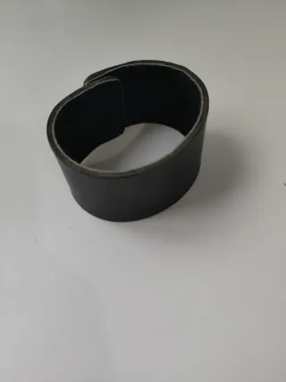Pulsera de cuero negra