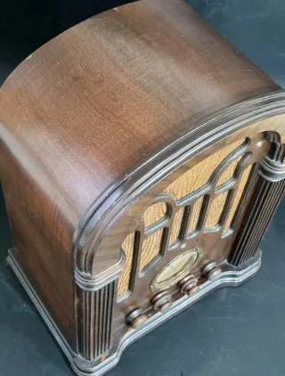 Radio antigua Atwater Kent 1934.