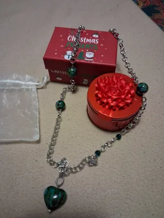 Collana con cuore verde e argento