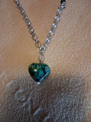 Collana con cuore verde e argento
