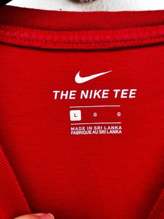 Camiseta Nike Roja Logo Negro