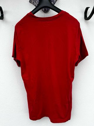 Camiseta Nike Roja Logo Negro